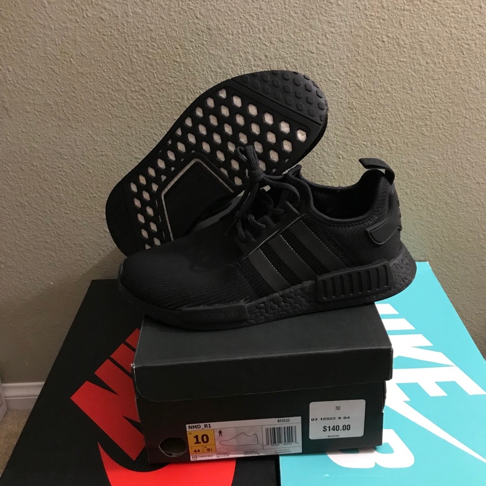 Men’s Adidas Triple Black R1s size 10